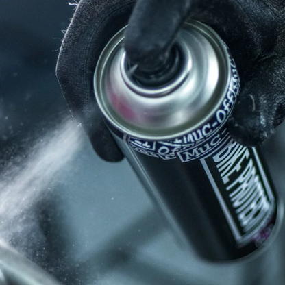 Kit de Limpeza MUC-OFF MOTORCYCLE ESSENTIALS KIT