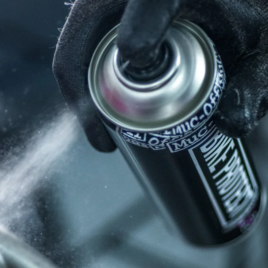 Kit de Limpeza MUC-OFF MOTORCYCLE ESSENTIALS KIT